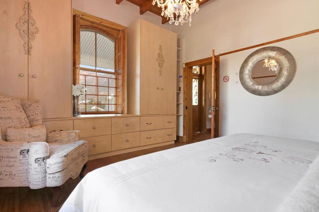 Апартаменты J'S Audacious Living Montagu Self Catering Экстерьер фото